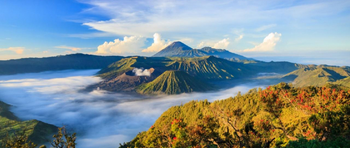 Indonesia’s biggest cellular operator, Telkomsel, chooses Infinet Wireless Solutions to provide better connectivity, establishing a 180 km link in challenging terrain